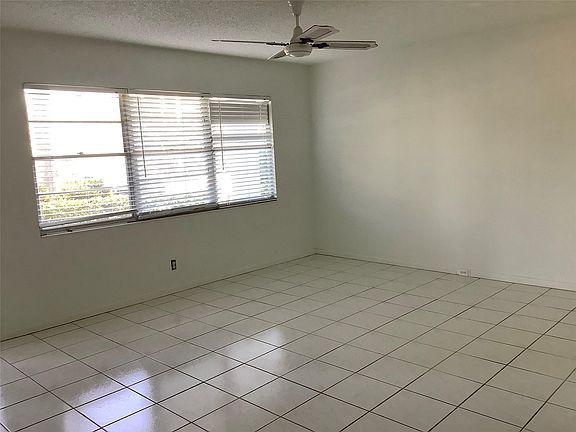 5th image of 1054 Cambridge C #1054