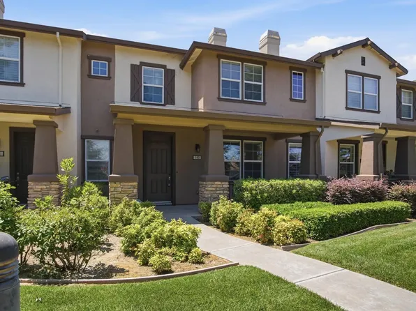 570 Cutting Horse Dr Unit 143, Oakdale, CA 95361