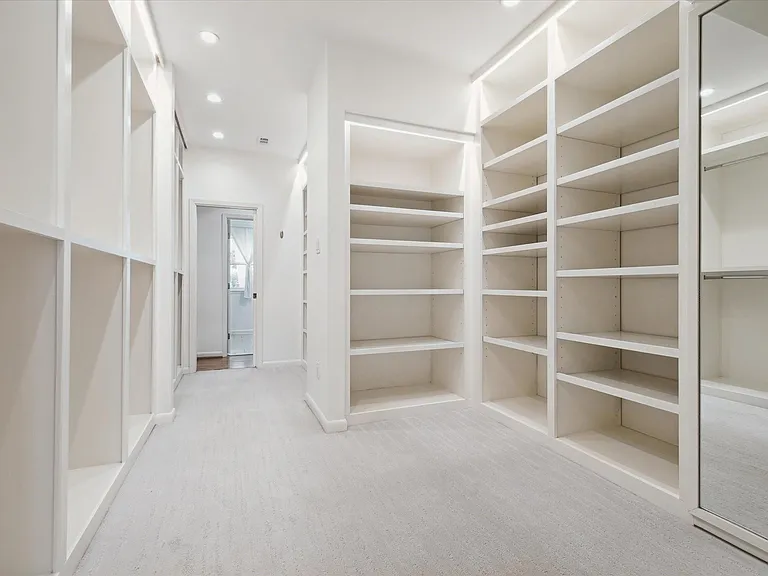 7922 Woodway Dr — Photo 21