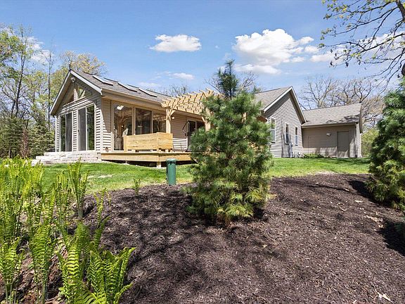 3rd image of 2015 W Glenmoor Ln