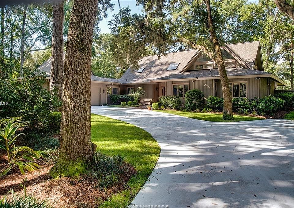 1st image of 121 Moss Creek Dr