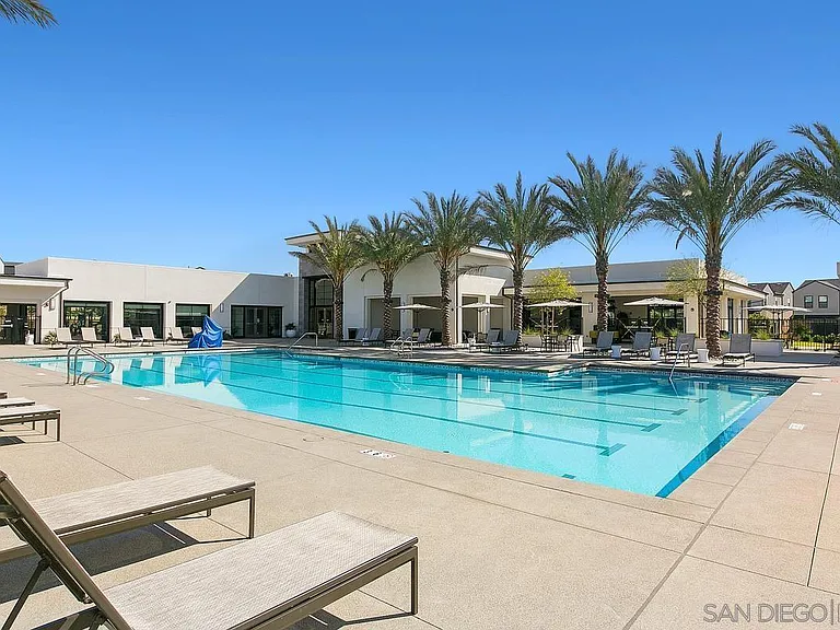 6195 Summit Crest Cir — Photo 44