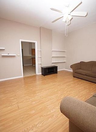 4th image of 3936 Schiller Pl