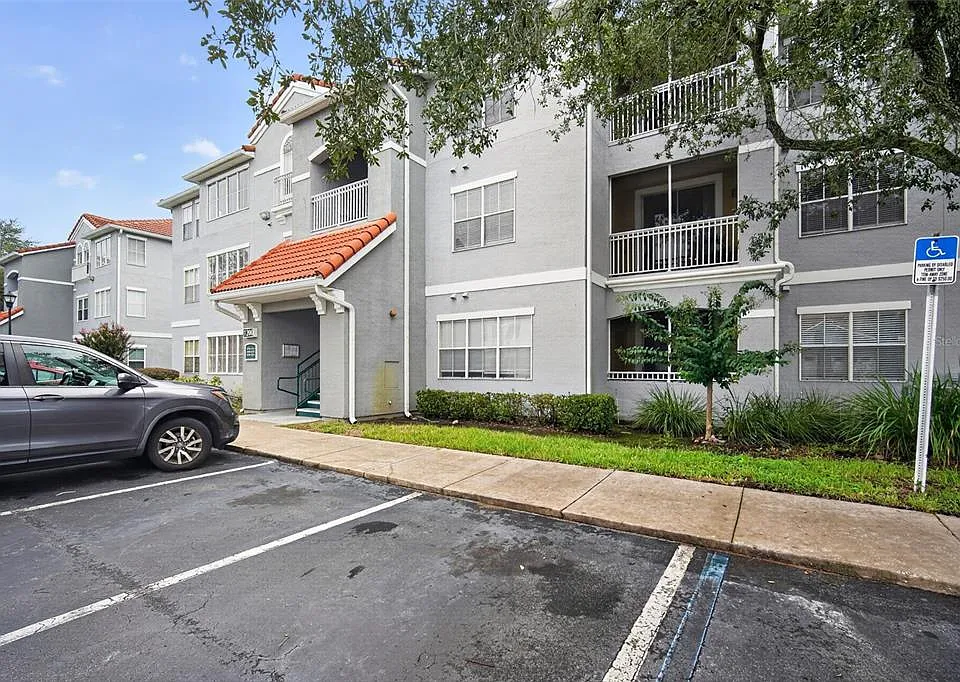 18001 Richmond Place Dr #1223