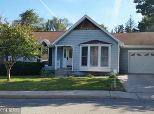 107 4th St, Charles Town, WV