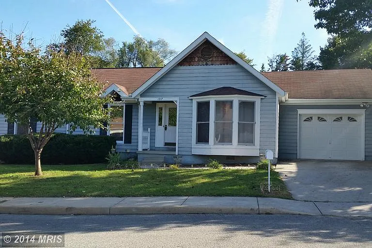 107 4th St photo 1