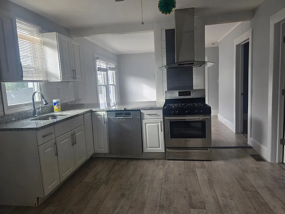 82 Ridge Ave #2