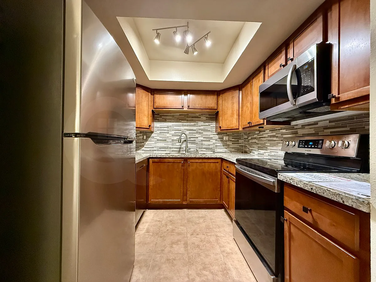 2 bed, 2.0 bath, 1100 sqft, $2,100 — Photo 4
