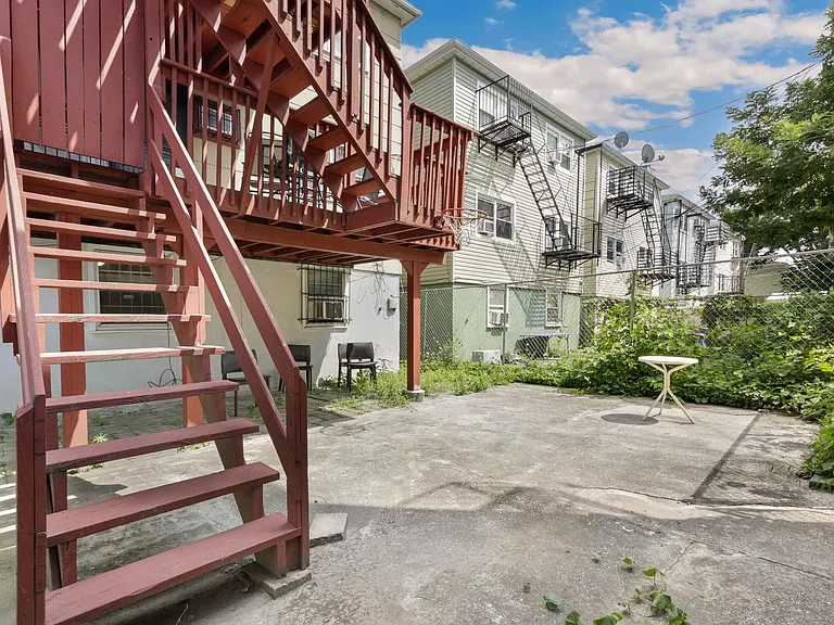 425 Manila Ave #1 — Photo 12