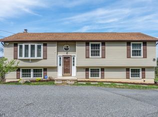 9 Valley Ter, Vernon, NJ 07462