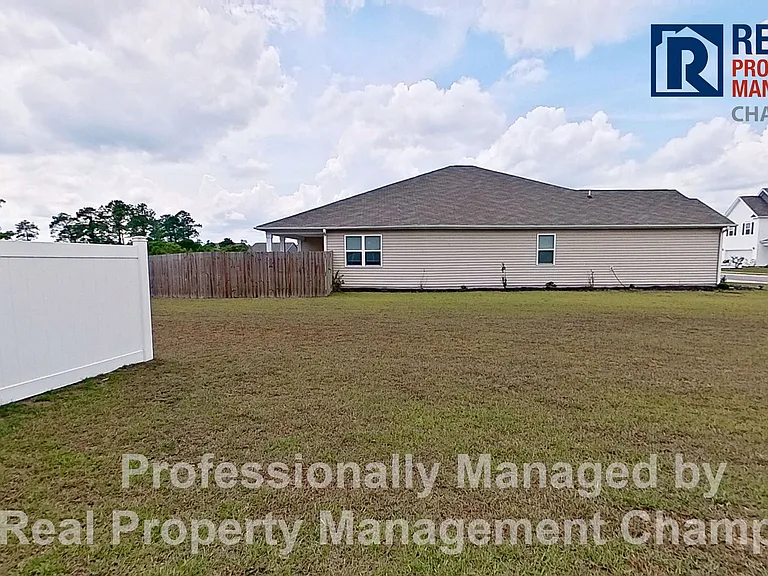 3110 Lobelia Ln — Photo 21