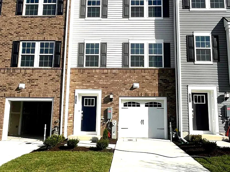1813 Ritter Dr — Photo 1