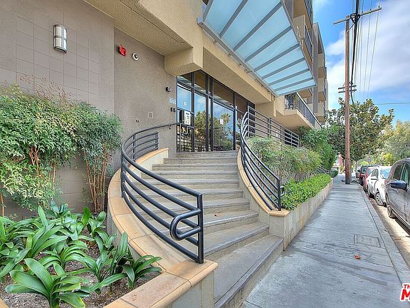 2nd image of 7320 Hawthorn Ave APT 220