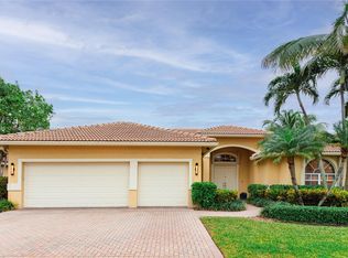 1655 Victoria Pointe Cir, Weston, FL 33327