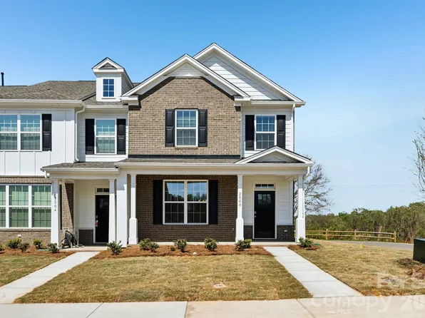 2000 Harlequin Dr, Indian Trail, NC 28079