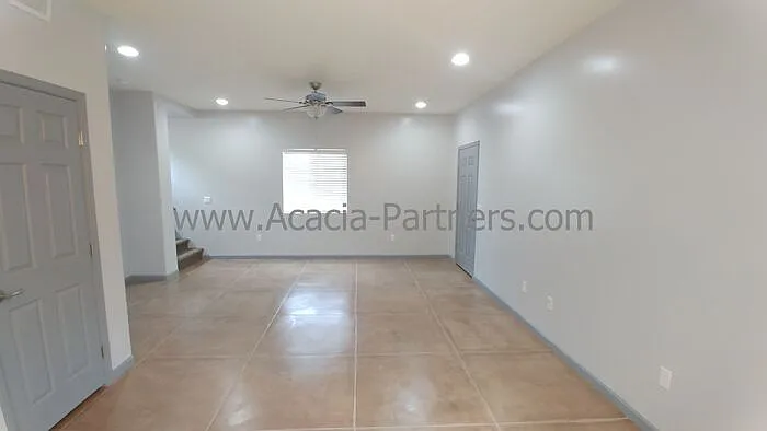 2 bed, 2.5 bath, 1232 sqft, $1,650 — Photo 3