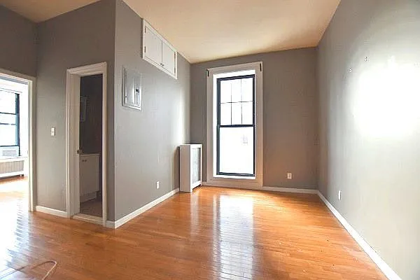 Rented by Bold New York | media 23