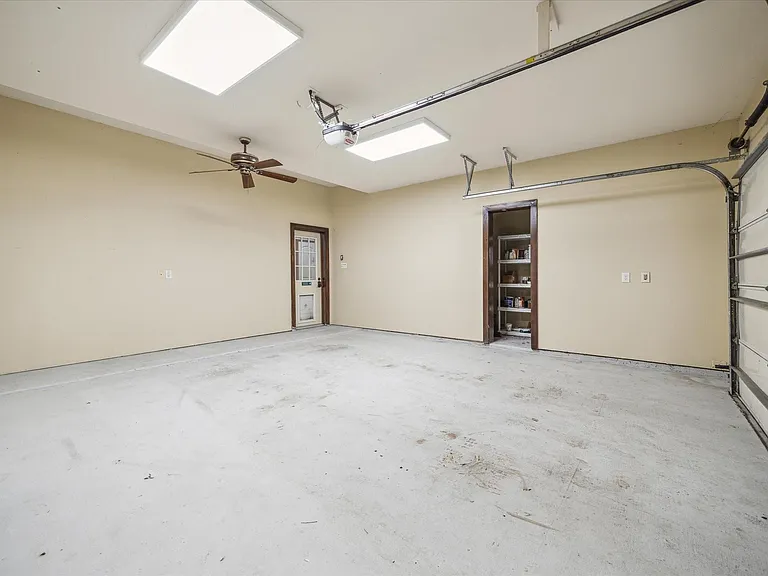 3614 Lancashire Ln — Photo 43