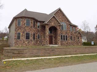 4405 Stone Creek Dr, Erie, PA 16506