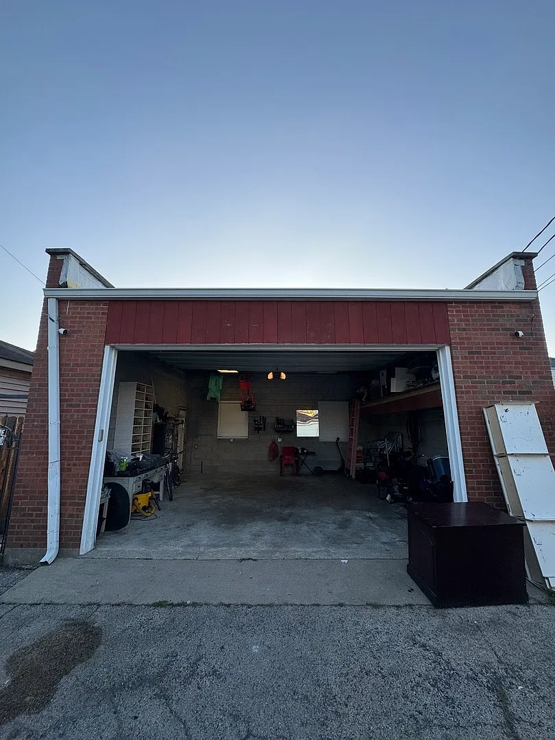 3 bed, 3.5 bath, 2800 sqft, $9,000 — Photo 4