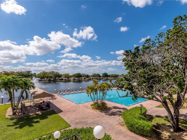 200 Ashbury Rd APT 208, Hollywood, FL 33024