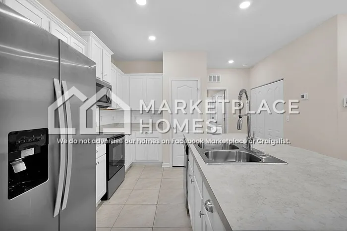 3996 Village View Ln — Photo 6