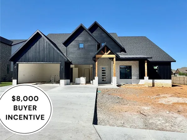 930 Gallatin St, Bentonville, AR 72712