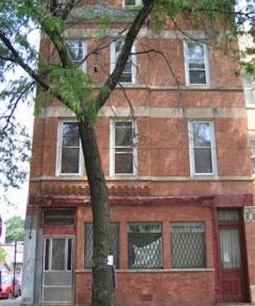 5th image of 1041 N Wood St #2A