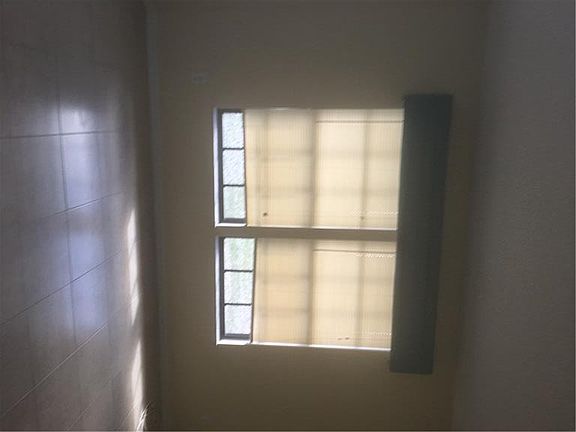 4th image of 1673 SW Cameo Blvd