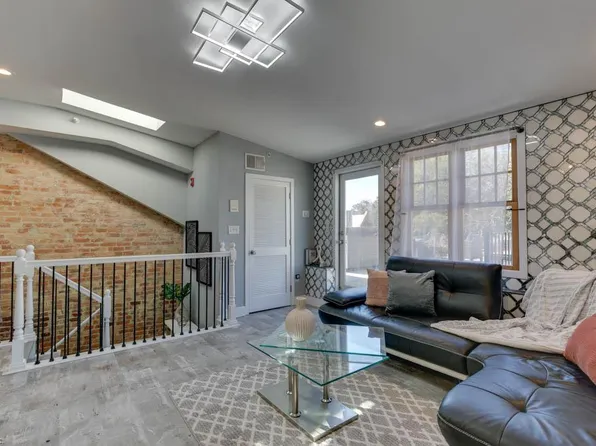 409 Duke St APT 300, Norfolk, VA 23510