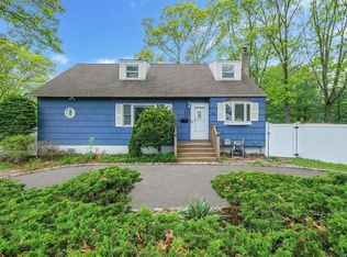 220 Malts Ave, West Islip, NY 11795