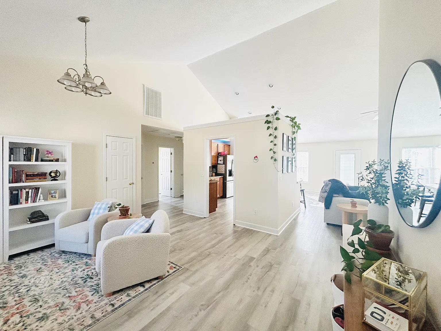 3 bed, 1959 sqft, $2,400 — Photo 3