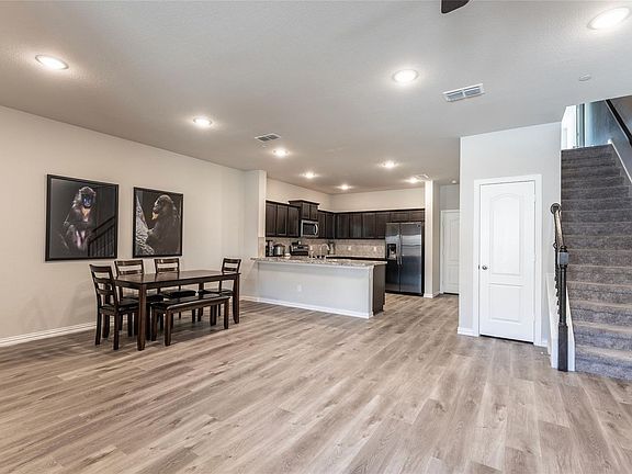 3rd image of 3544 Cricket Dr