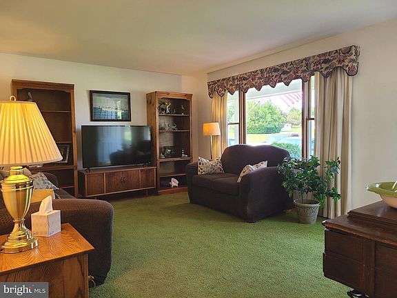 3rd image of 1813 Reese Manor Dr