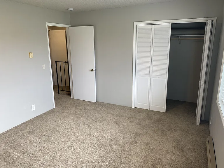 210 W Pacific Ave #4 — Photo 9