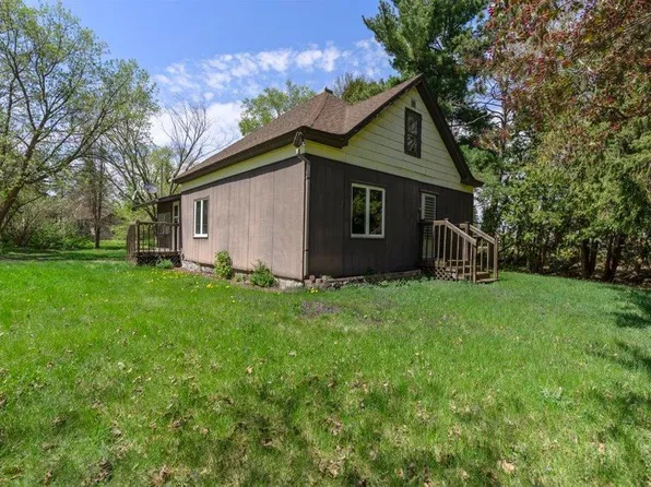 323 4th St SE, Staples, MN 56479