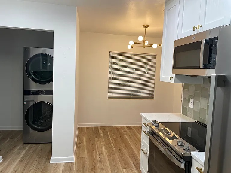 823 SE 4th Ave — Photo 13
