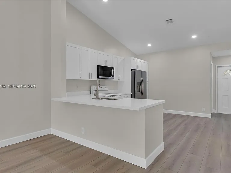 11061 NW 38th Pl — Photo 8