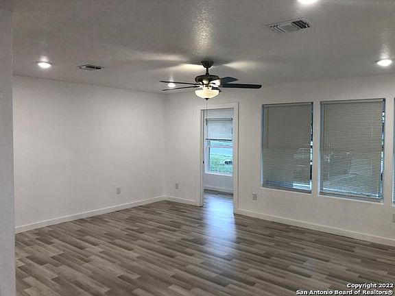 5th image of 510 Redcliff Dr