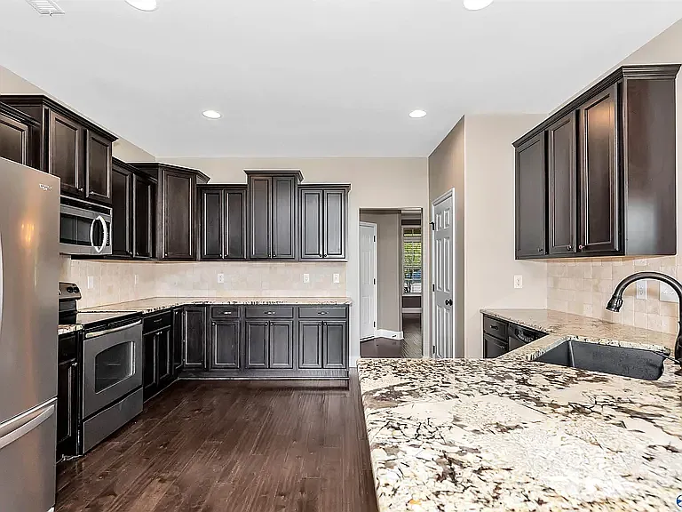 115 Woodmere Ct — Photo 13