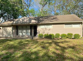 2532 SW Duncan Dr, Topeka, KS 66614