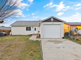 805 Harris Ave, Granger, WA 98932