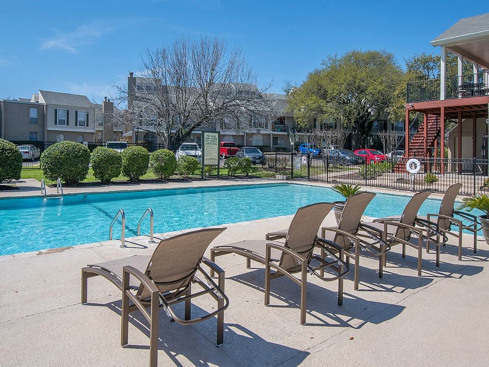 1st image of 7581 Chevy Chase Dr #10-101
