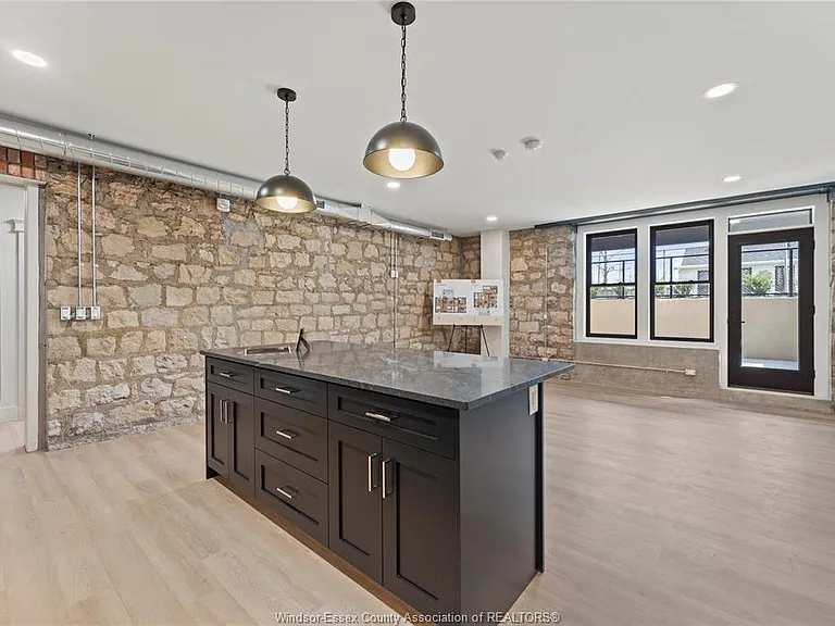 247 Brock St #101 — Photo 10