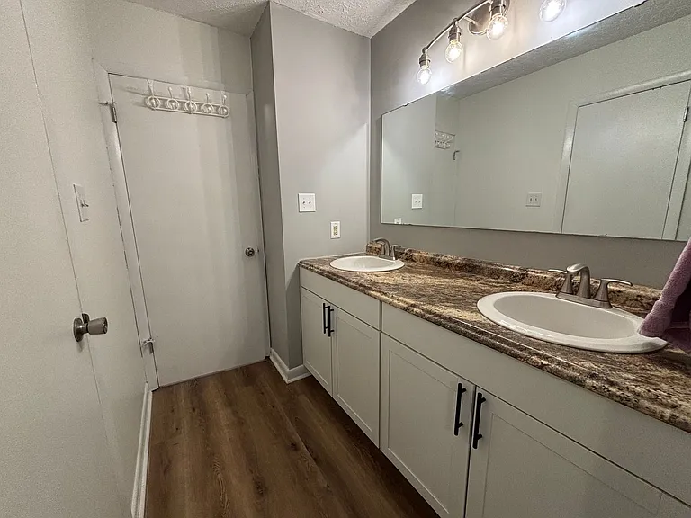 2012 Lakemeadow Dr — Photo 48