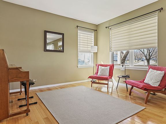 2nd image of 2837 Culver Ln