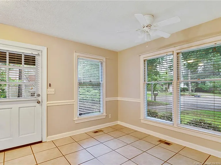 405 Bannerman Ct — Photo 13