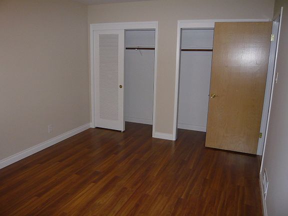 4th image of 225 Oak Ct