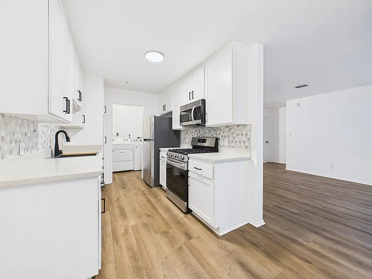 Alur Apartments — Photo 24
