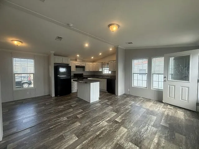 2 bed, 2.0 bath, 800 sqft, $1,820 — Photo 3